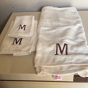 Elegant Cream Monogrammed Bath Towel Set